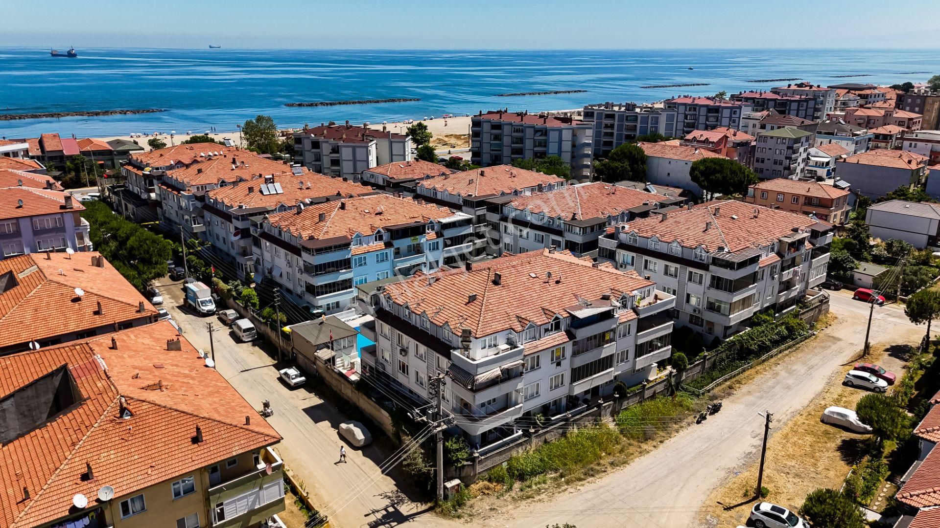 Denize Sıfır Havuzlu Site İçerisinde 2+1 Satılık Daire**