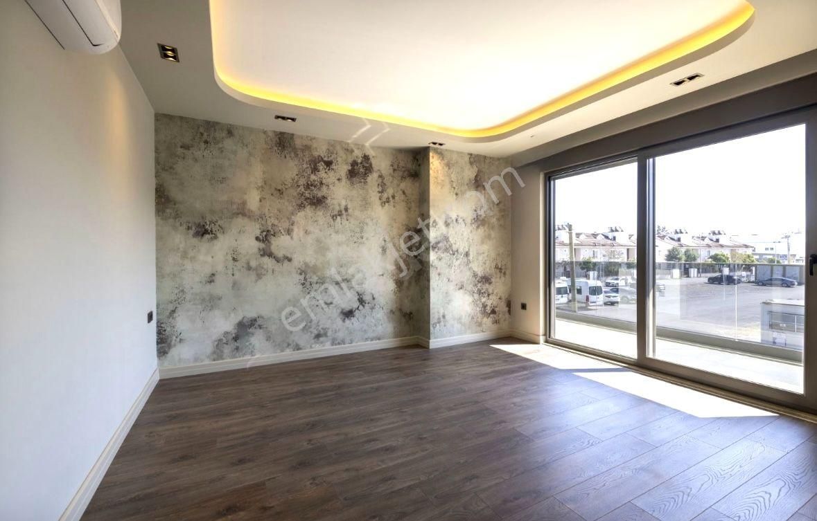 Denize, Plajlara 3 Dakika, Havuzlu Ultra Lüks 4+1 Villa - Görsel 7