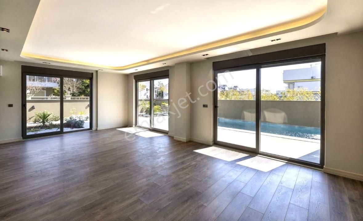 Denize, Plajlara 3 Dakika, Havuzlu Ultra Lüks 4+1 Villa - Görsel 5