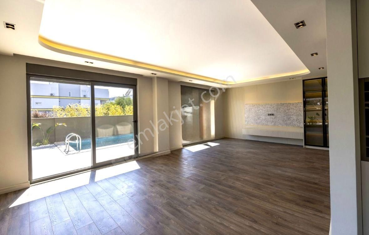 Denize, Plajlara 3 Dakika, Havuzlu Ultra Lüks 4+1 Villa - Görsel 6