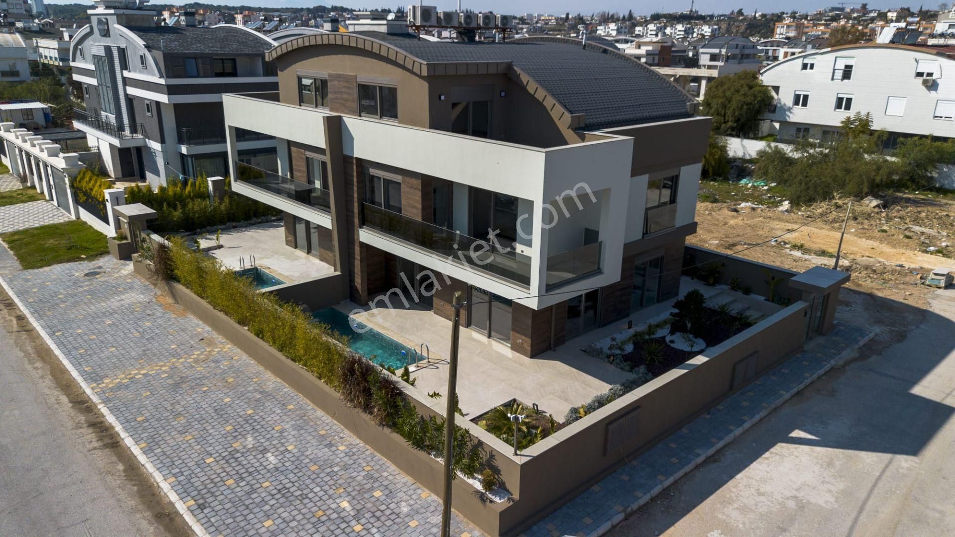 Denize, Plajlara 3 Dakika, Havuzlu Ultra Lüks 4+1 Villa - Görsel 20