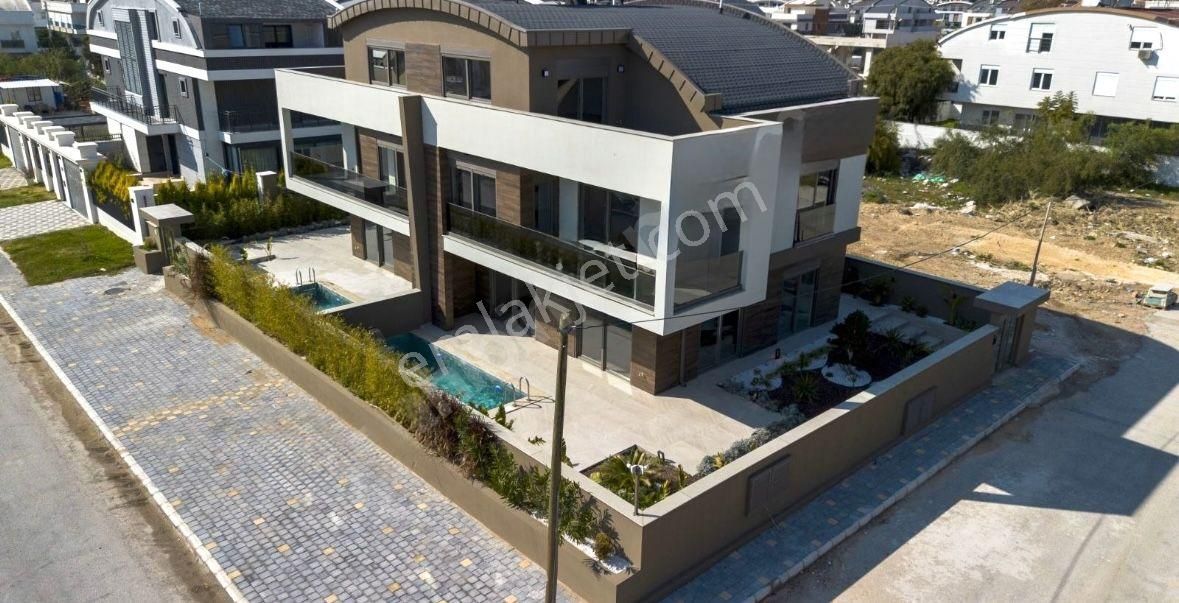 Denize, Plajlara 3 Dakika, Havuzlu Ultra Lüks 4+1 Villa - Görsel 2