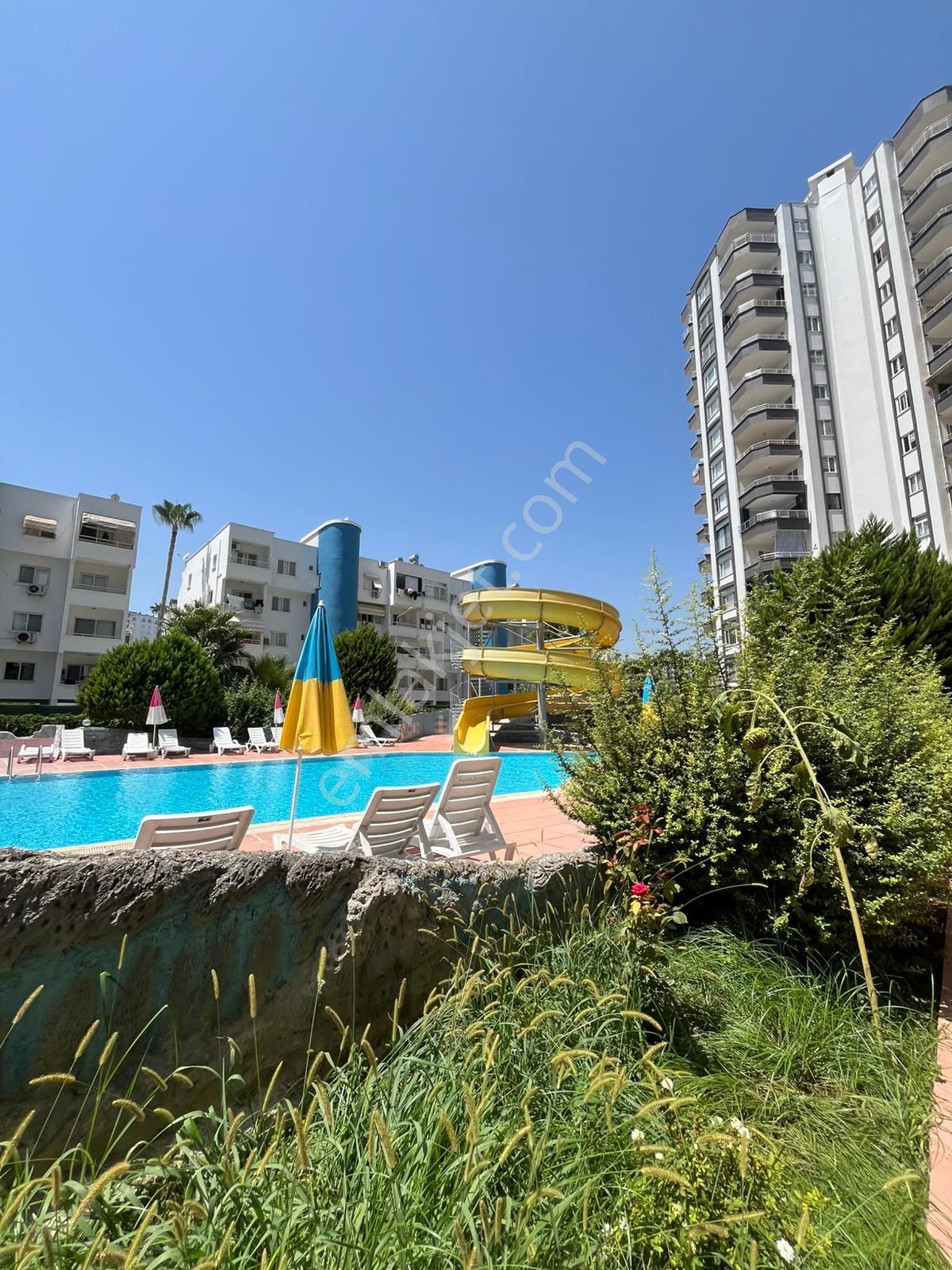 Erdemli Tömük Denize Sıfır Eşyalı Satılık 3+1 Havuzlu Daire