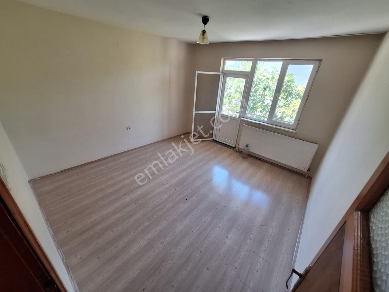 Canyapı'dan 1. Sakarya Mahallesinde 2+1 3. Kat Arakat Kiralık Daire - Görsel 3