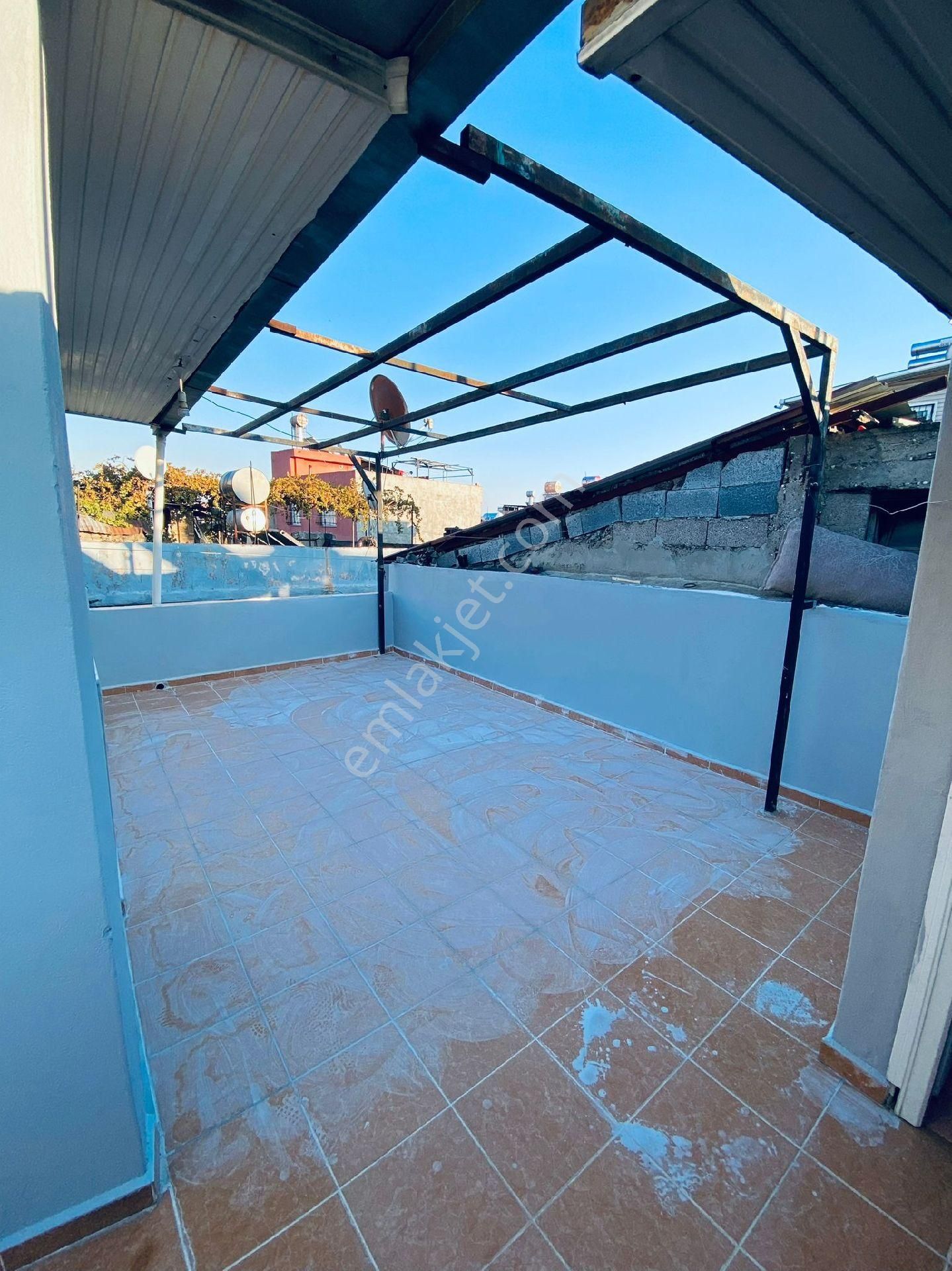 Yeni Bey'de Köşe Başı 2,5 Katlı Müstakil - Görsel 8