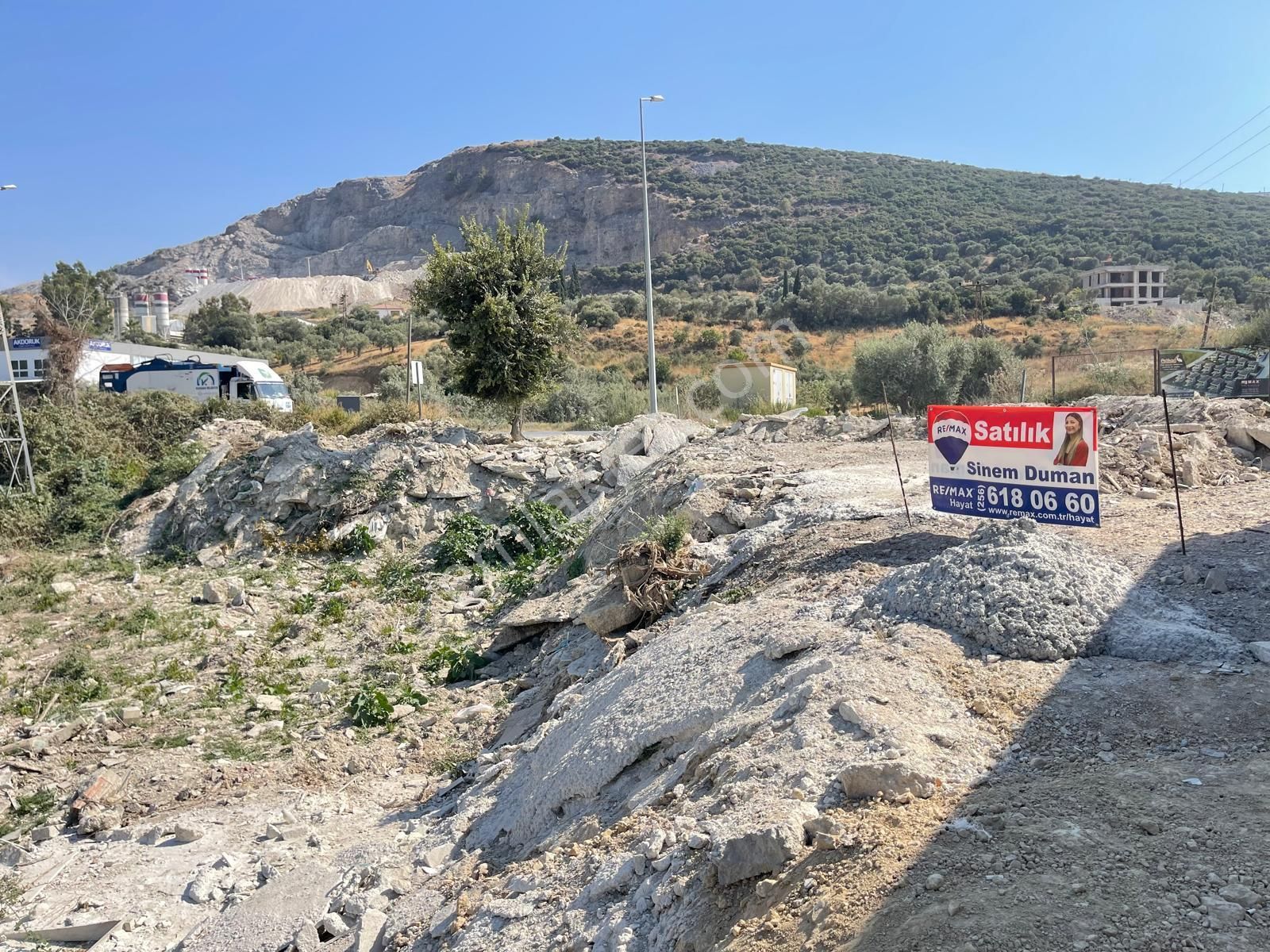 Satılık Kuşadası'nda 369m² İmarlı Arsa - Görsel 7
