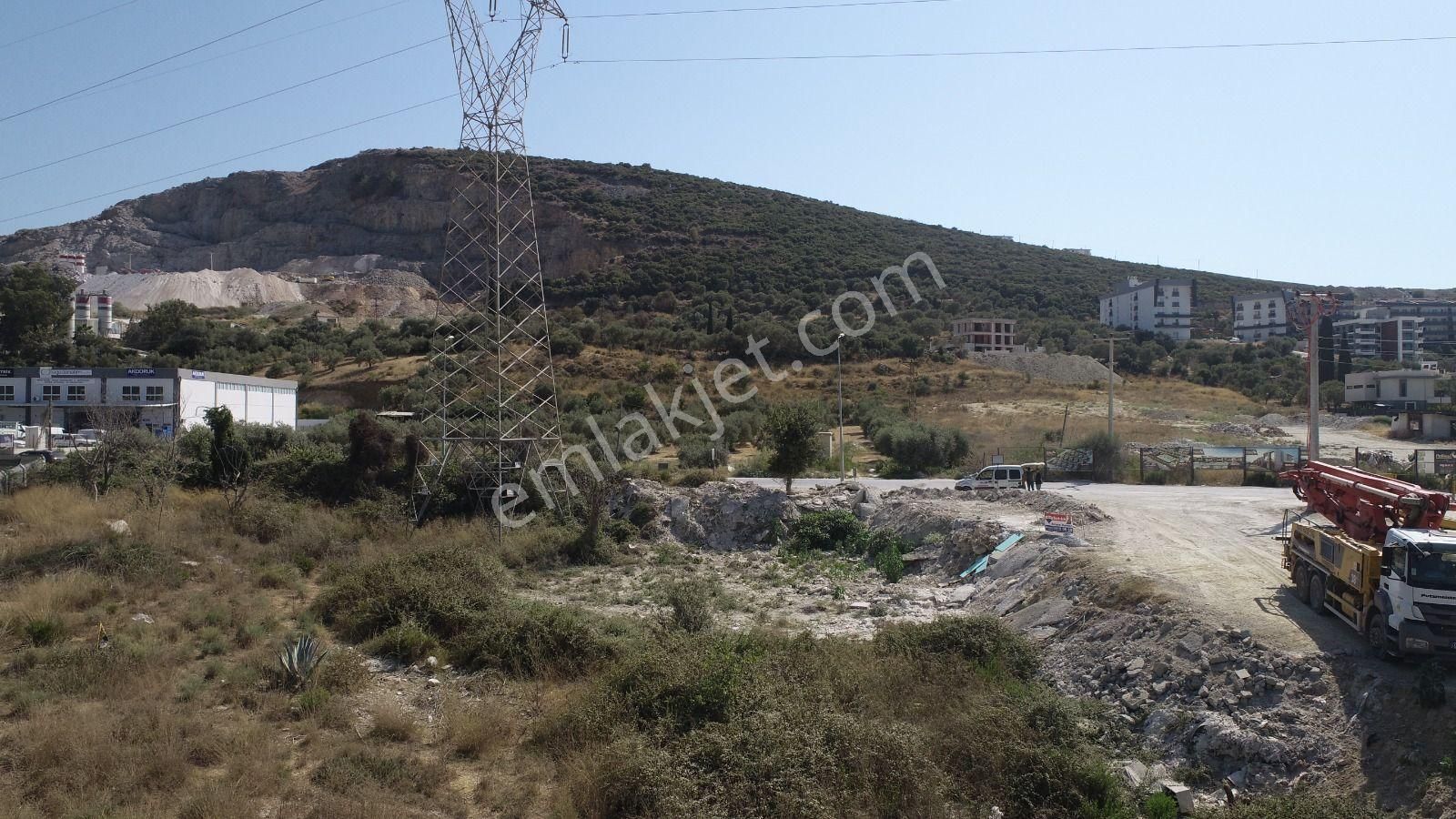 Satılık Kuşadası'nda 369m² İmarlı Arsa - Görsel 2