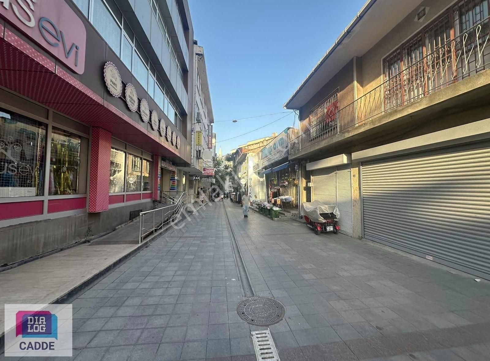 Gebze Çarşı Lokasyonunda 2 Katlı Satılık Dükkan - Görsel 13