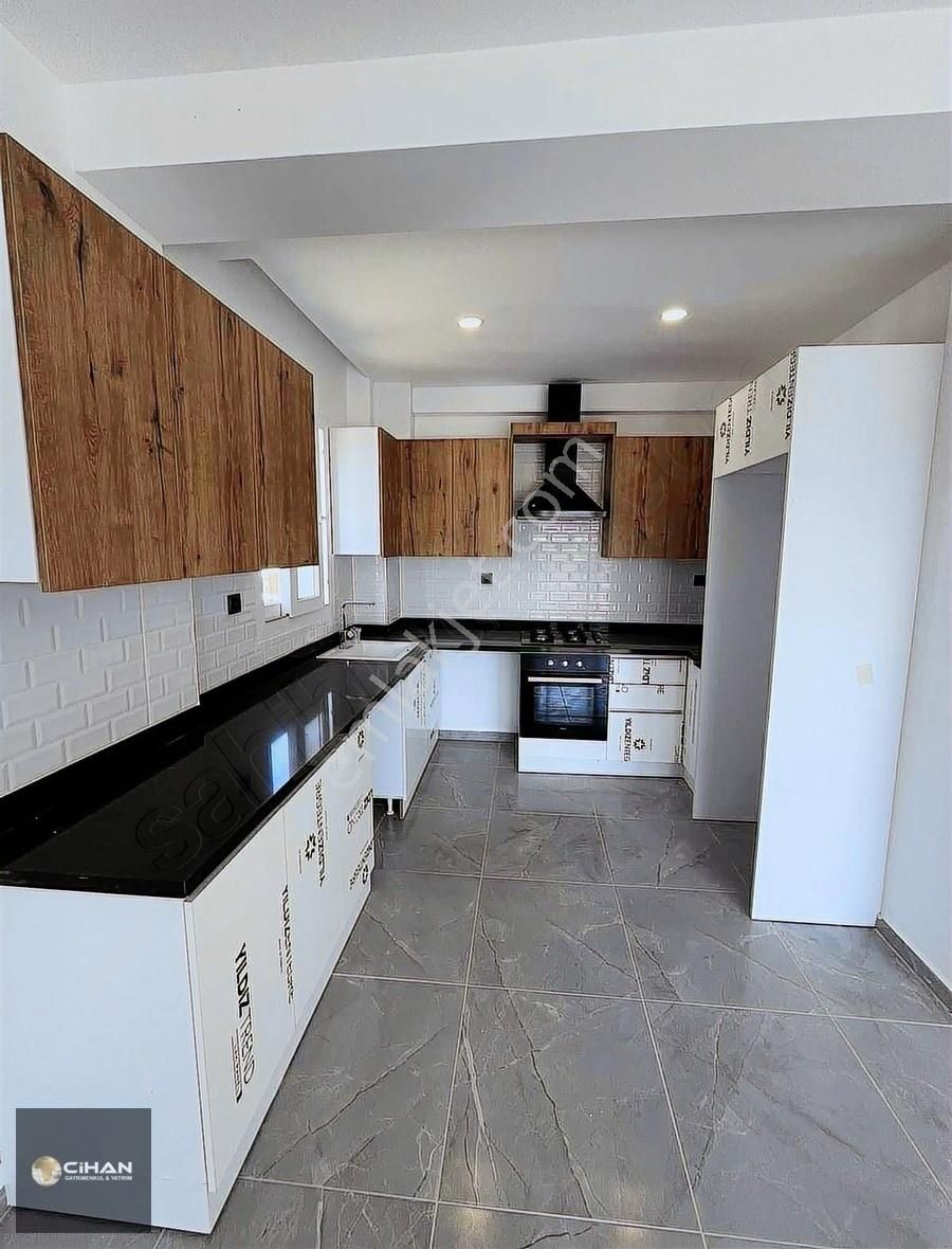 Kuşadası Değirmendere Mahallesi'nde Önü Açık Satılık 2 + 1 Daire - Görsel 24