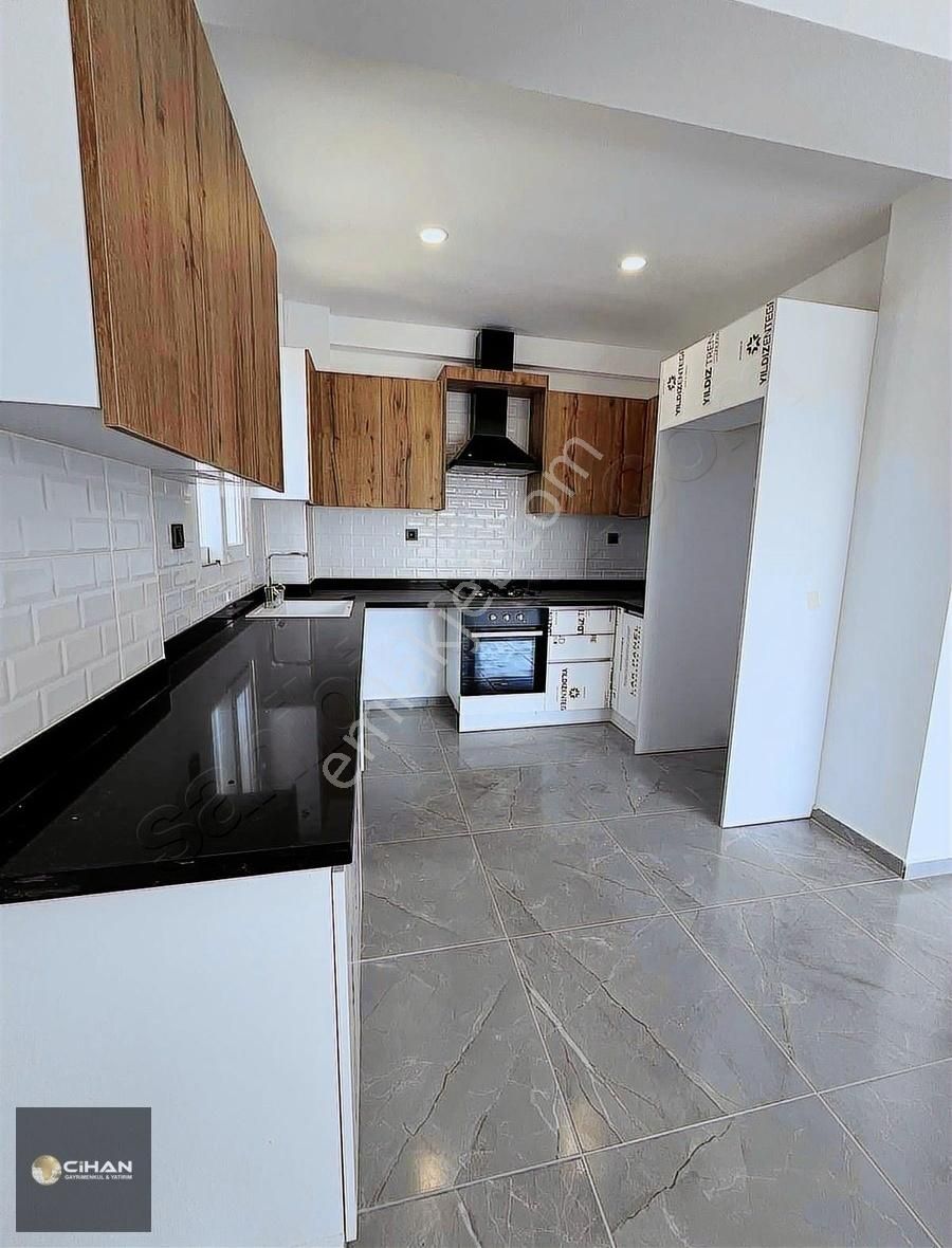 Kuşadası Değirmendere Mahallesi'nde Önü Açık Satılık 2 + 1 Daire - Görsel 11