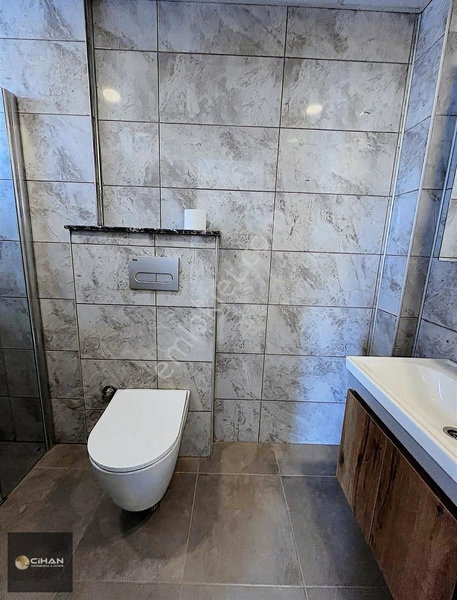 Kuşadası Değirmendere Mahallesi'nde Önü Açık Satılık 2 + 1 Daire - Görsel 5