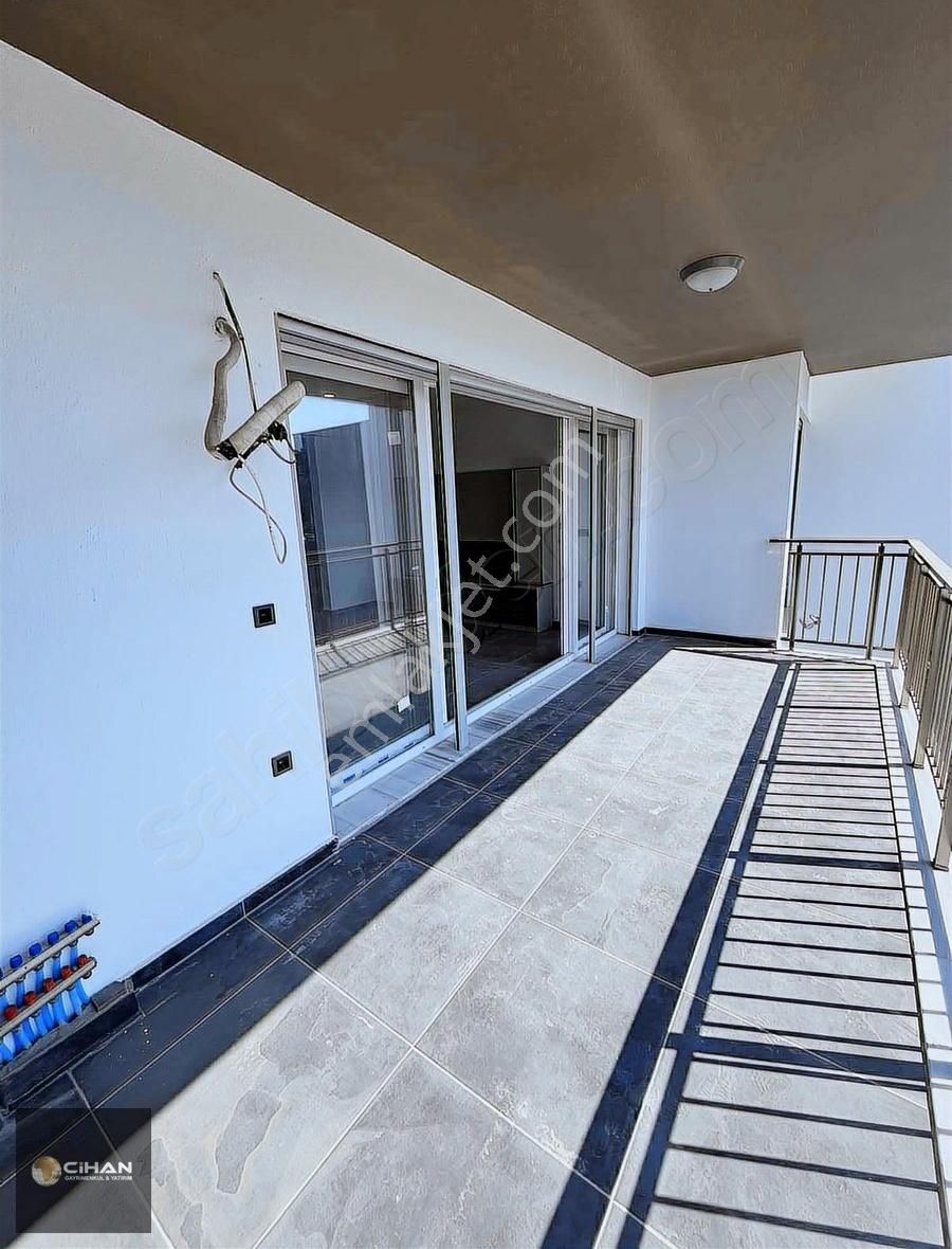 Kuşadası Değirmendere Mahallesi'nde Önü Açık Satılık 2 + 1 Daire - Görsel 35