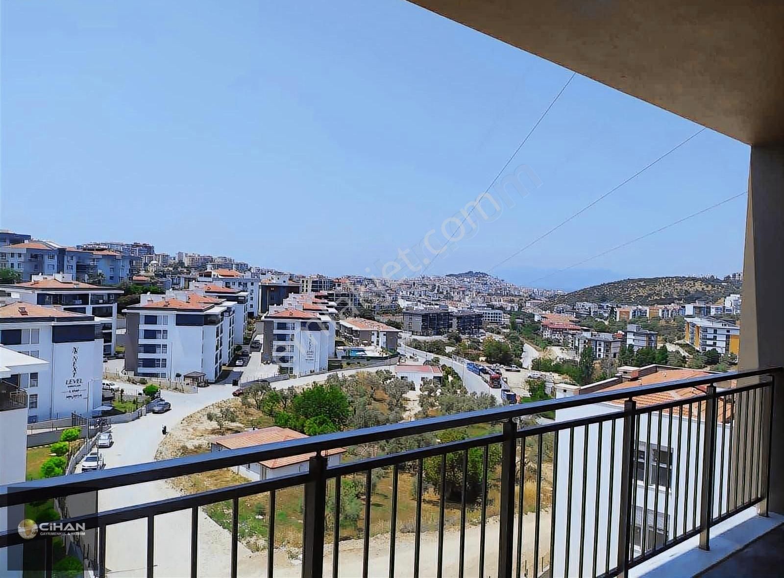 Kuşadası Değirmendere Mahallesi'nde Önü Açık Satılık 2 + 1 Daire - Görsel 31