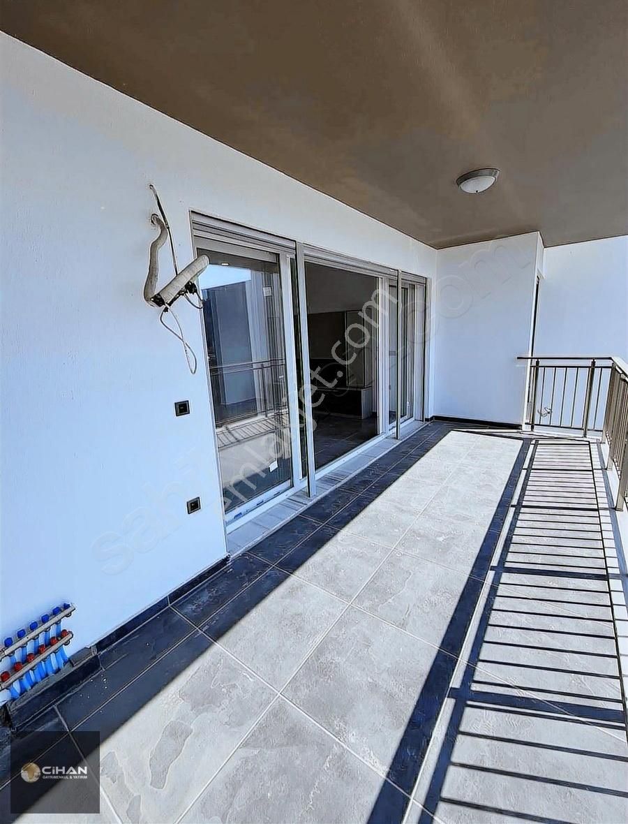 Kuşadası Değirmendere Mahallesi'nde Önü Açık Satılık 2 + 1 Daire - Görsel 6