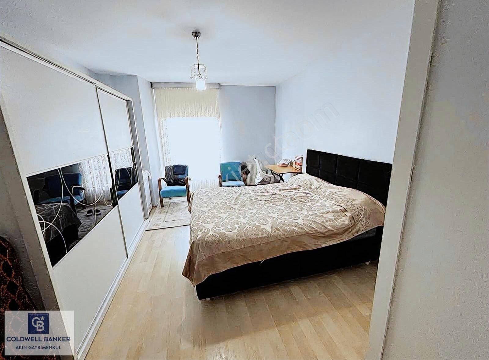Ovalbahçe Sitesinde Satılık 130 M2 3+1 Daire
