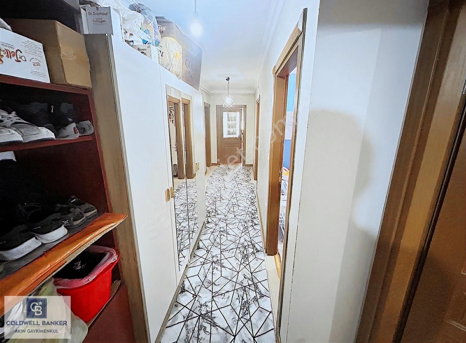 Sancaktepe Sarıgazi De Merkezi Konumda Satılık Geniş 2+1 Daire