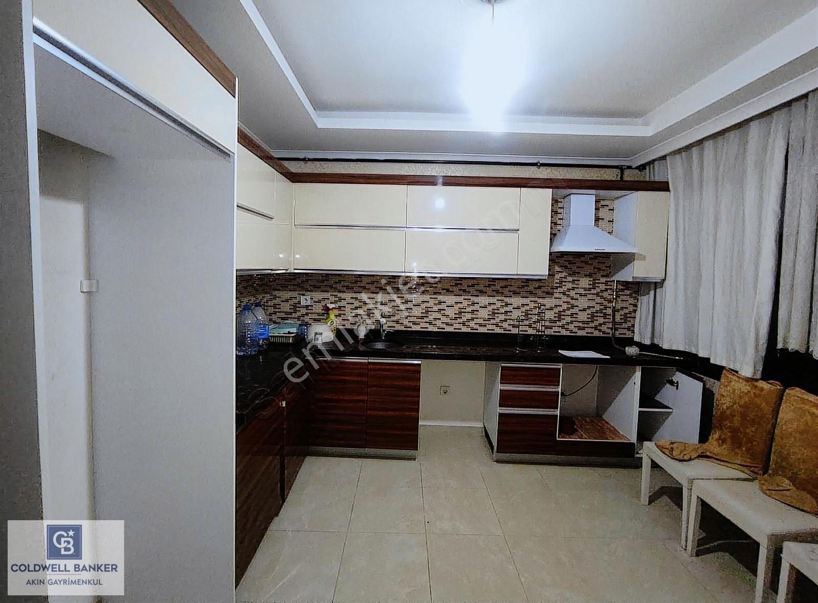 Yenidoğan Merkezde 1,5+1 Kiralık Asansörlü Arakat