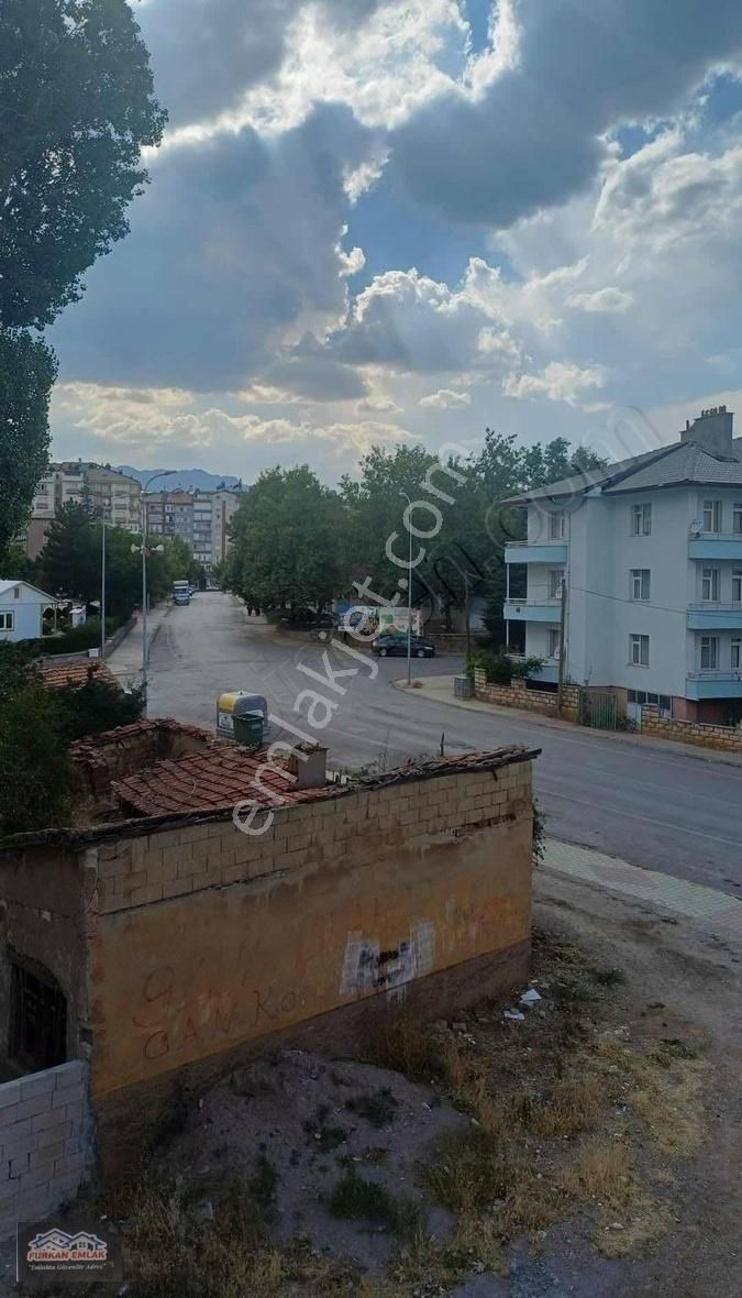 Belediye Civarı Kombili Arakat 3+1satılık Daire