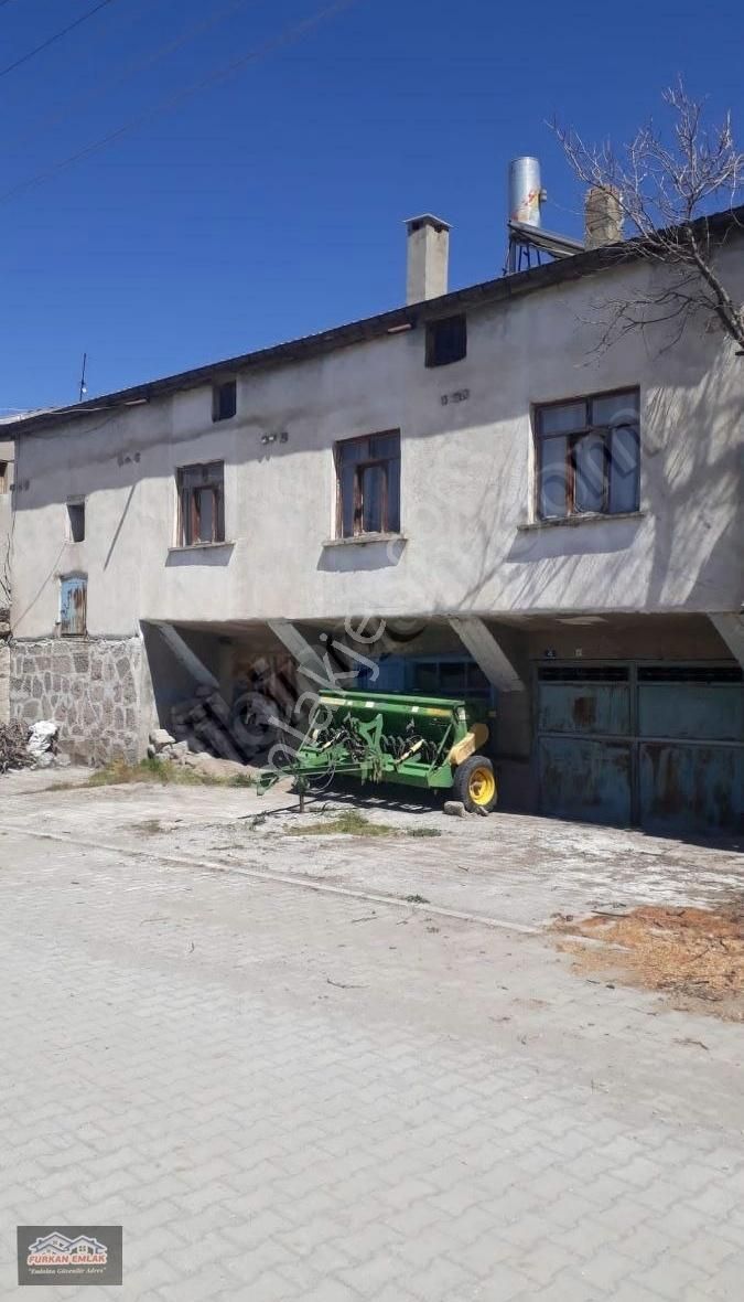 Ortakaraören Mah. Satılık Müstakil Ahırlı Samanlıklı - Görsel 2