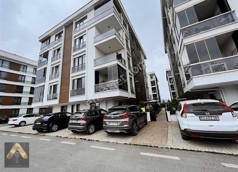 Divan Gayrimenkul Cumhuriyet M Evinpark St.50m2 1+1 Eşyalı Daire