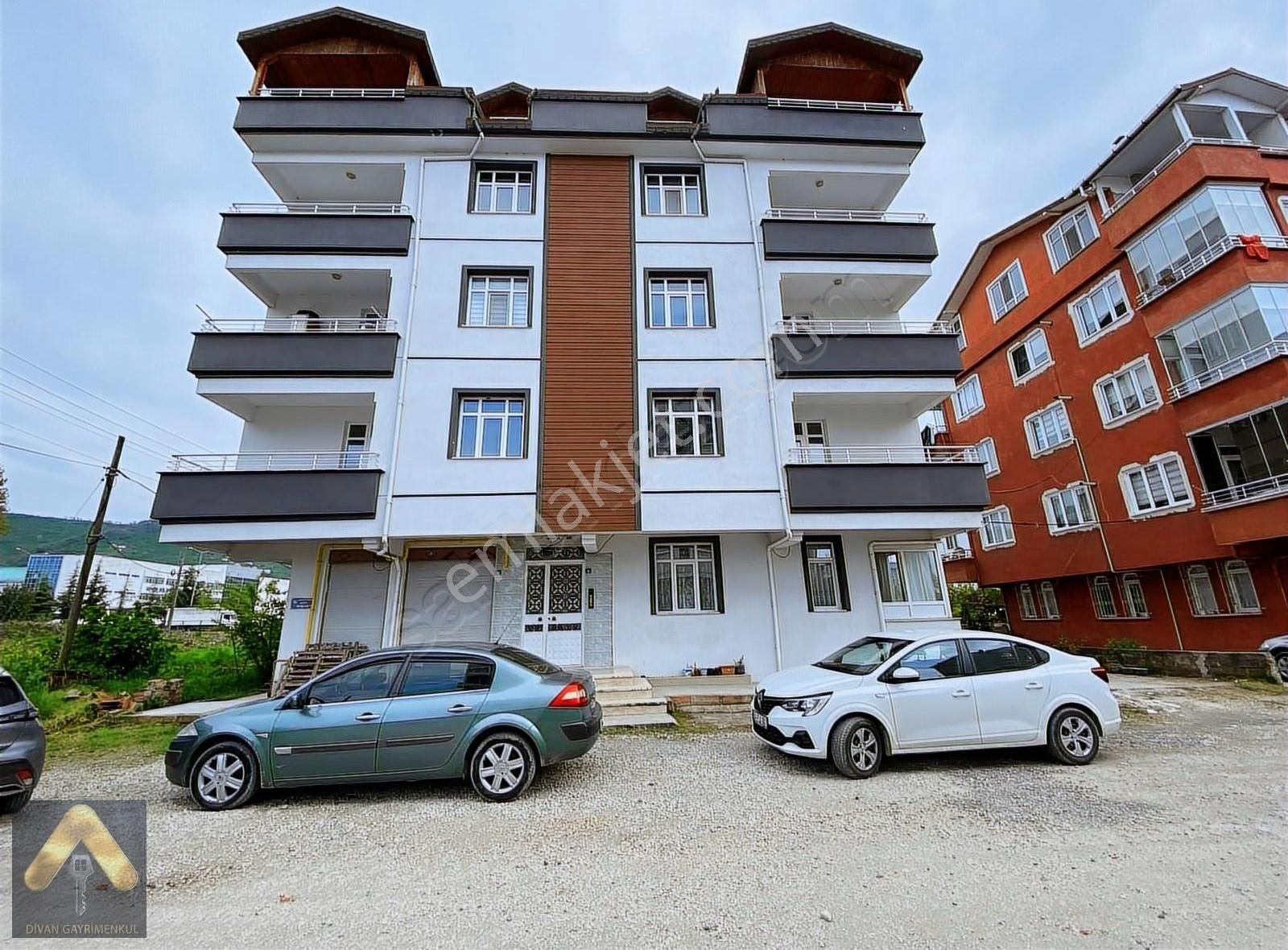Divan Gayrimenkul Cumhuriyet Mh. 120 M2 3+1 Kiralık