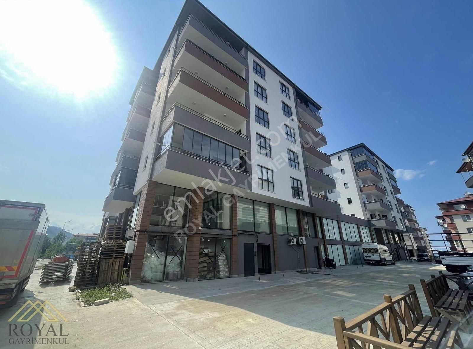 Arsin Fatih Mahallesinde Dedekent Sitesinde Satılık Daire