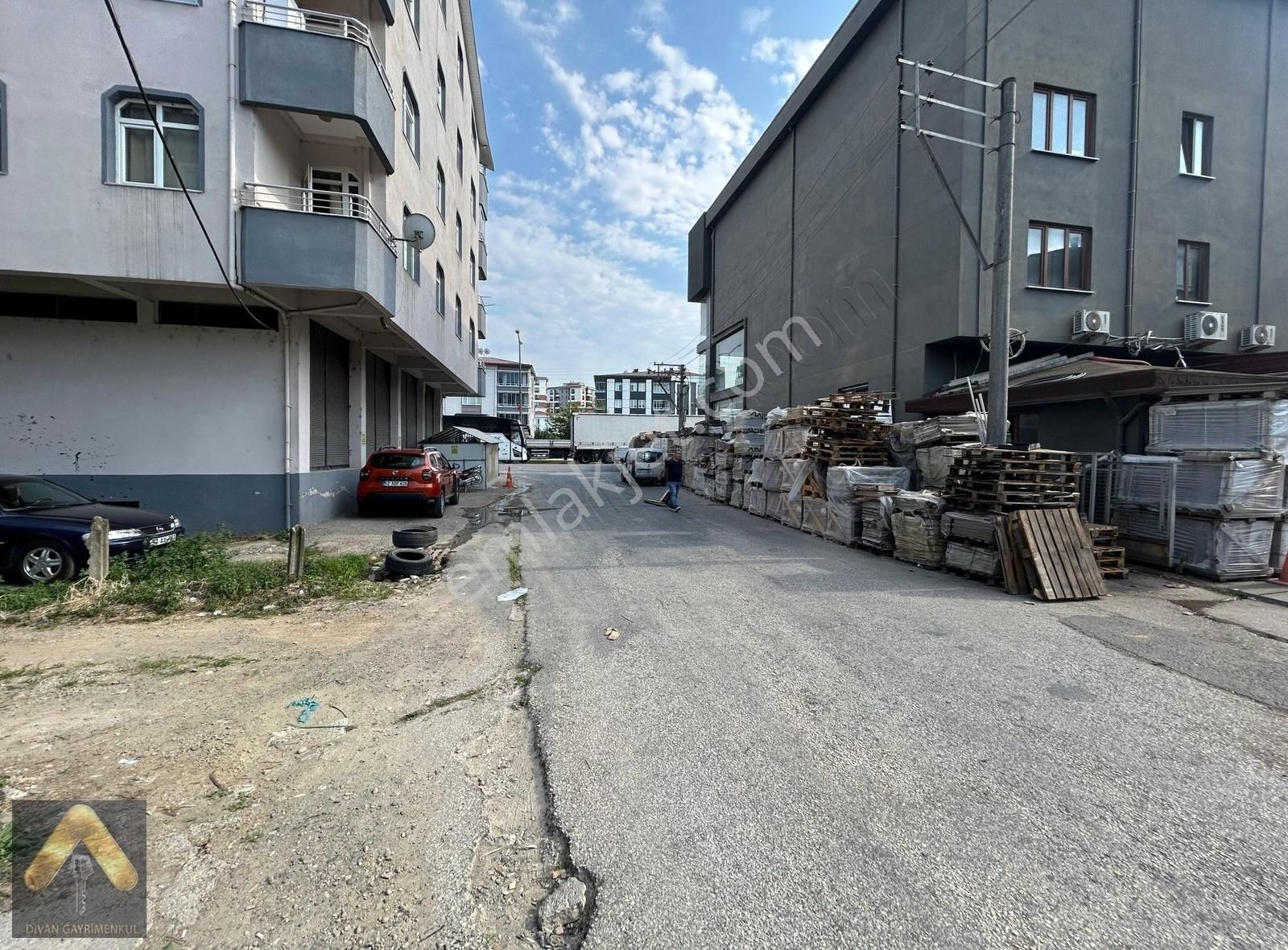 Divan Gayrimenkul Cumhuriyet Mah. 50 M2 1+1 Eşyalı Daire !!