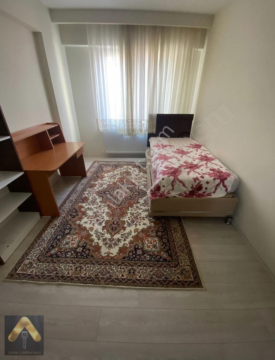 Divan Gayrimenkul Cumhuriyet Mah. 90m2 2+1 Eşyalı Kiralık Daire