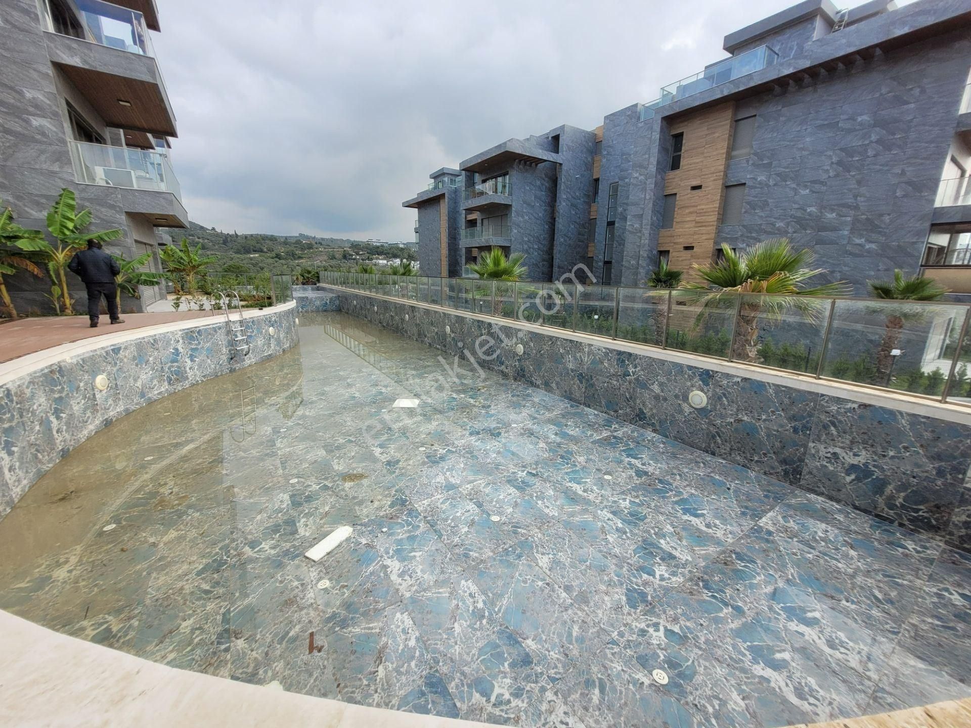 Kusadasi Ege Mahallesinde Yeni Luks 2+1 Daireler - Görsel 12