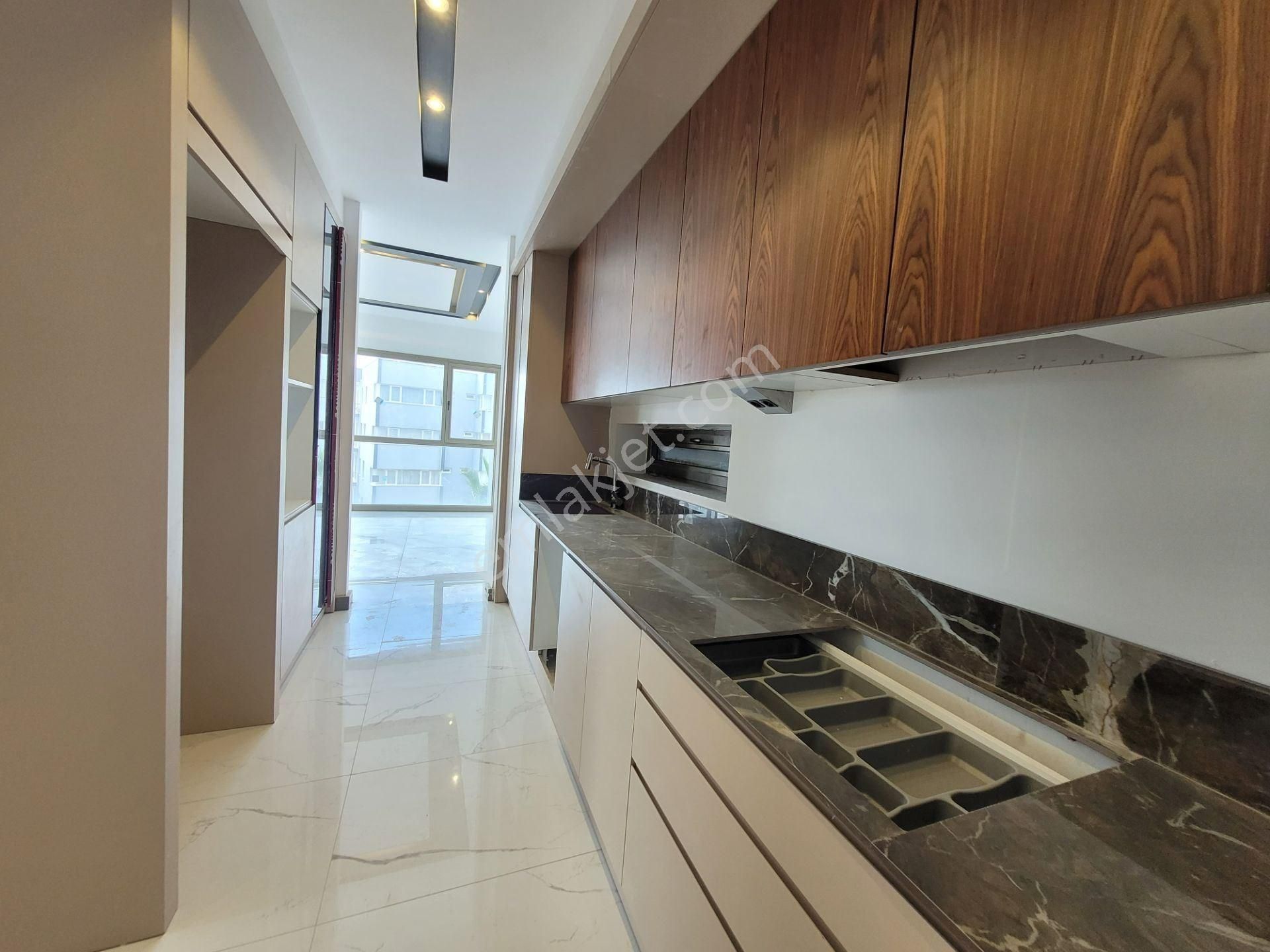 Kusadasi Ege Mahallesinde Yeni Luks 2+1 Daireler - Görsel 4