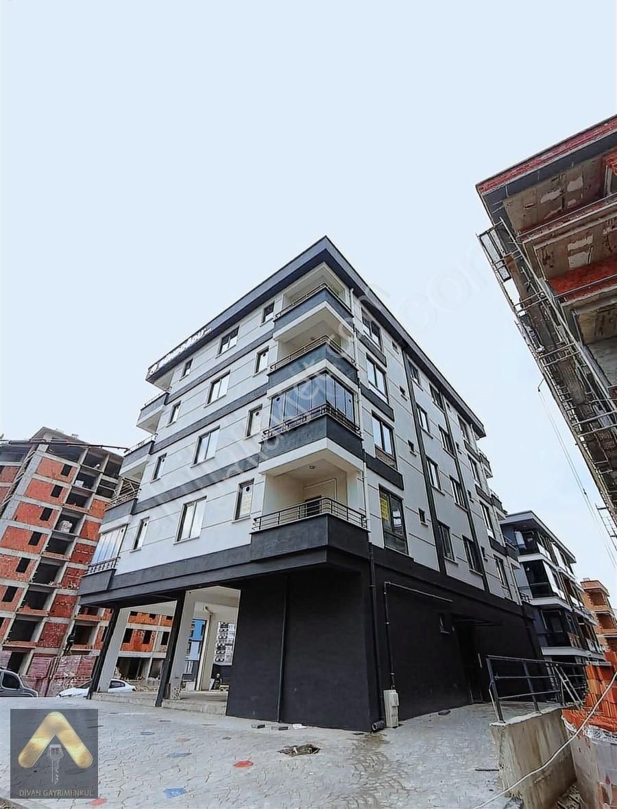 Divan Gayrimenkul Cumhuriyet Mah 44 M2 1+1 Satılık Daire