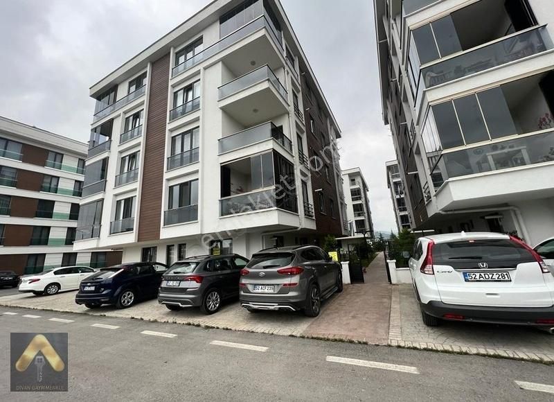 Divan Gayrimenkul Cumhuriyet M Evinpark St.50m2 1+1 Eşyalı Daire
