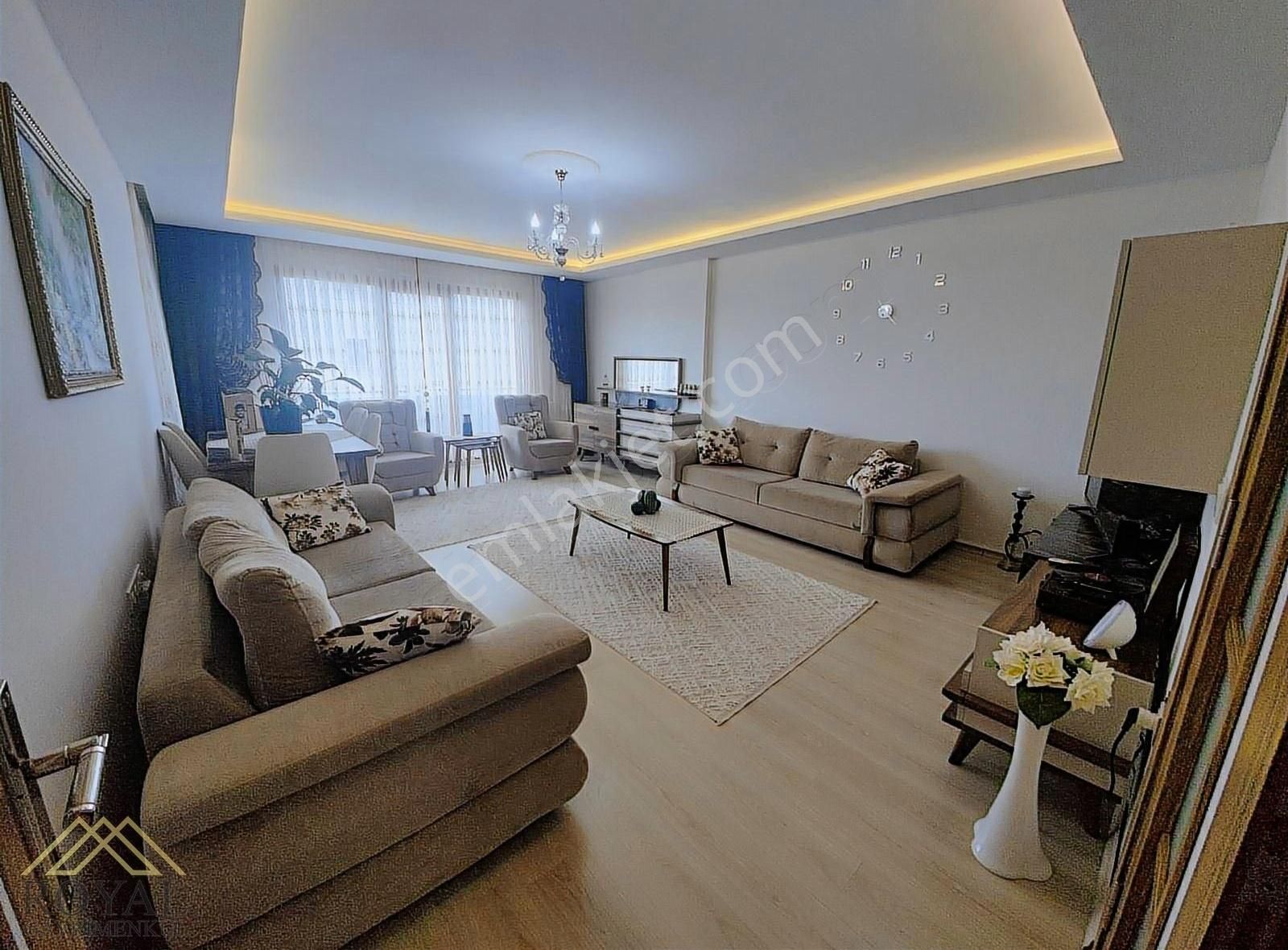 Royal'den Kaşüstü Reisoğlu'nda, Geniş Ve Kullanışlı 3+1 Daire!