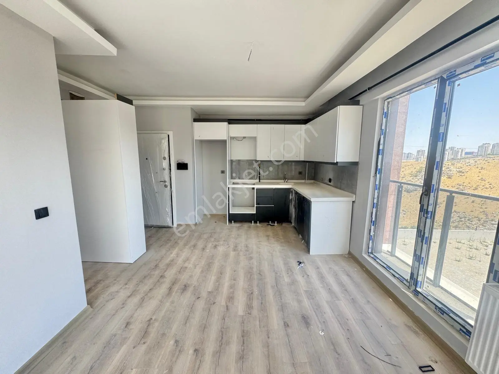 North&west'ten İncek'te Site İçinde Ara Kat Satılık 1+1 Daire