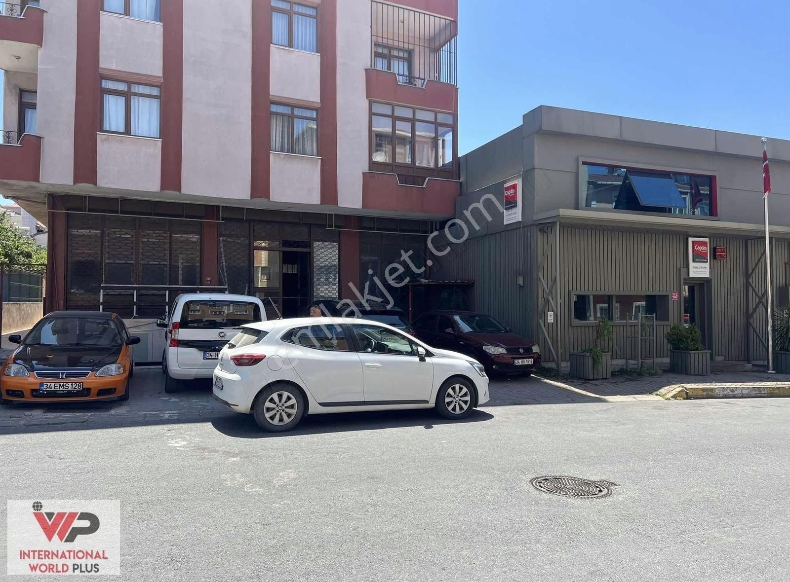 Ferhatpaşa'da Satılık (2 Adet) Fırsat (250+250):500m2 Dükkan