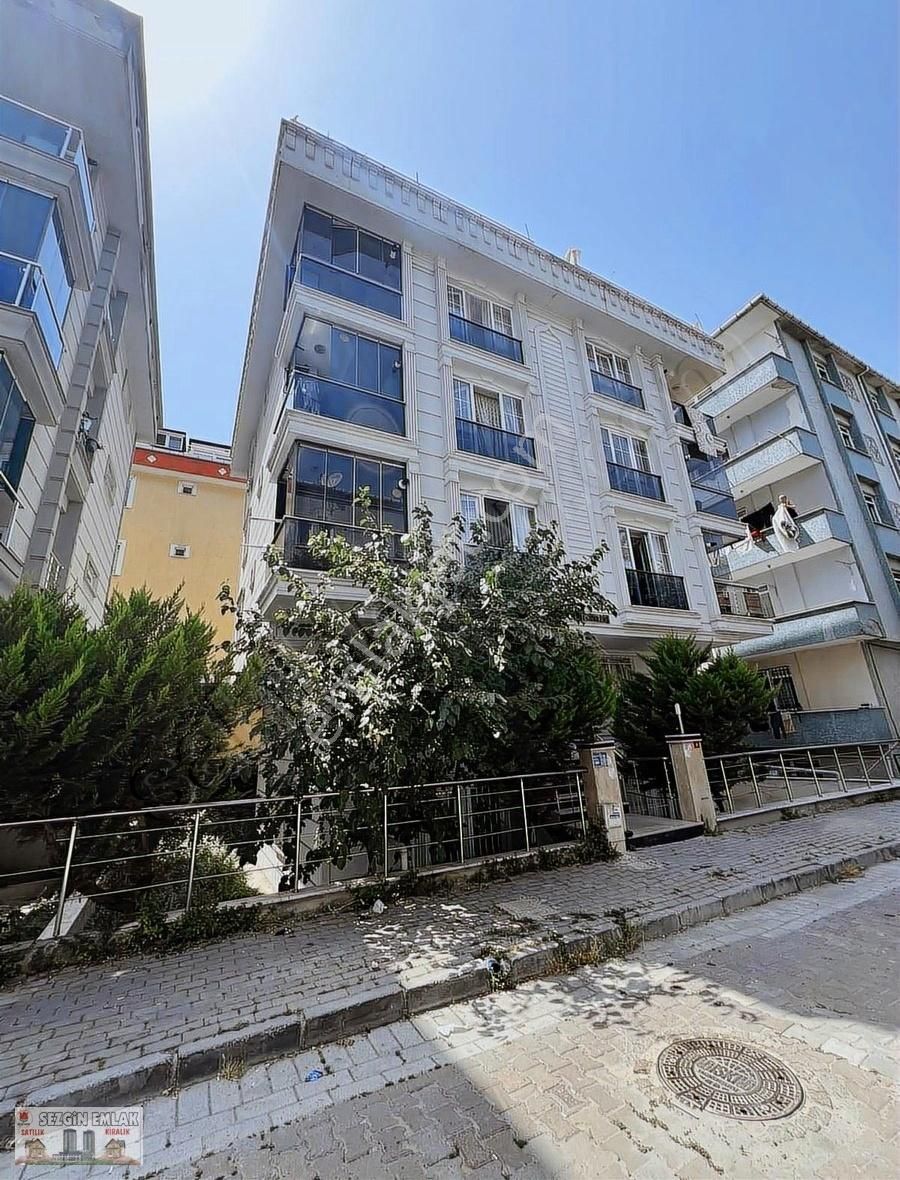 Sezgin Emlaktan 1+1 Eşyalı Yeni Bina