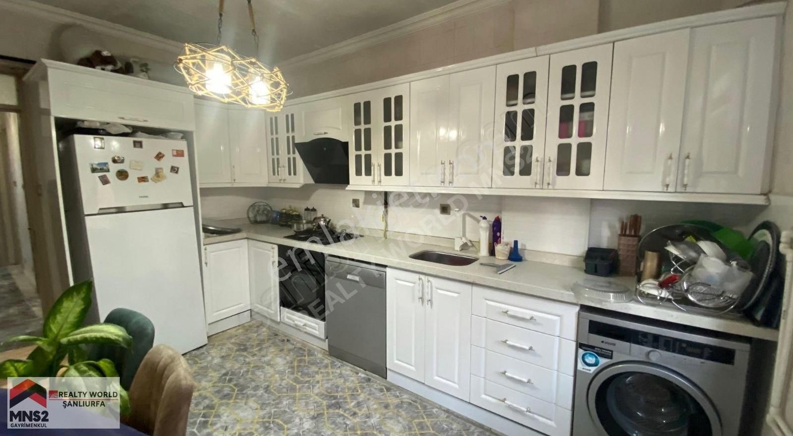 Realty World Mns2 Ahmet'ten Satılık 3+1 Uygun Daire