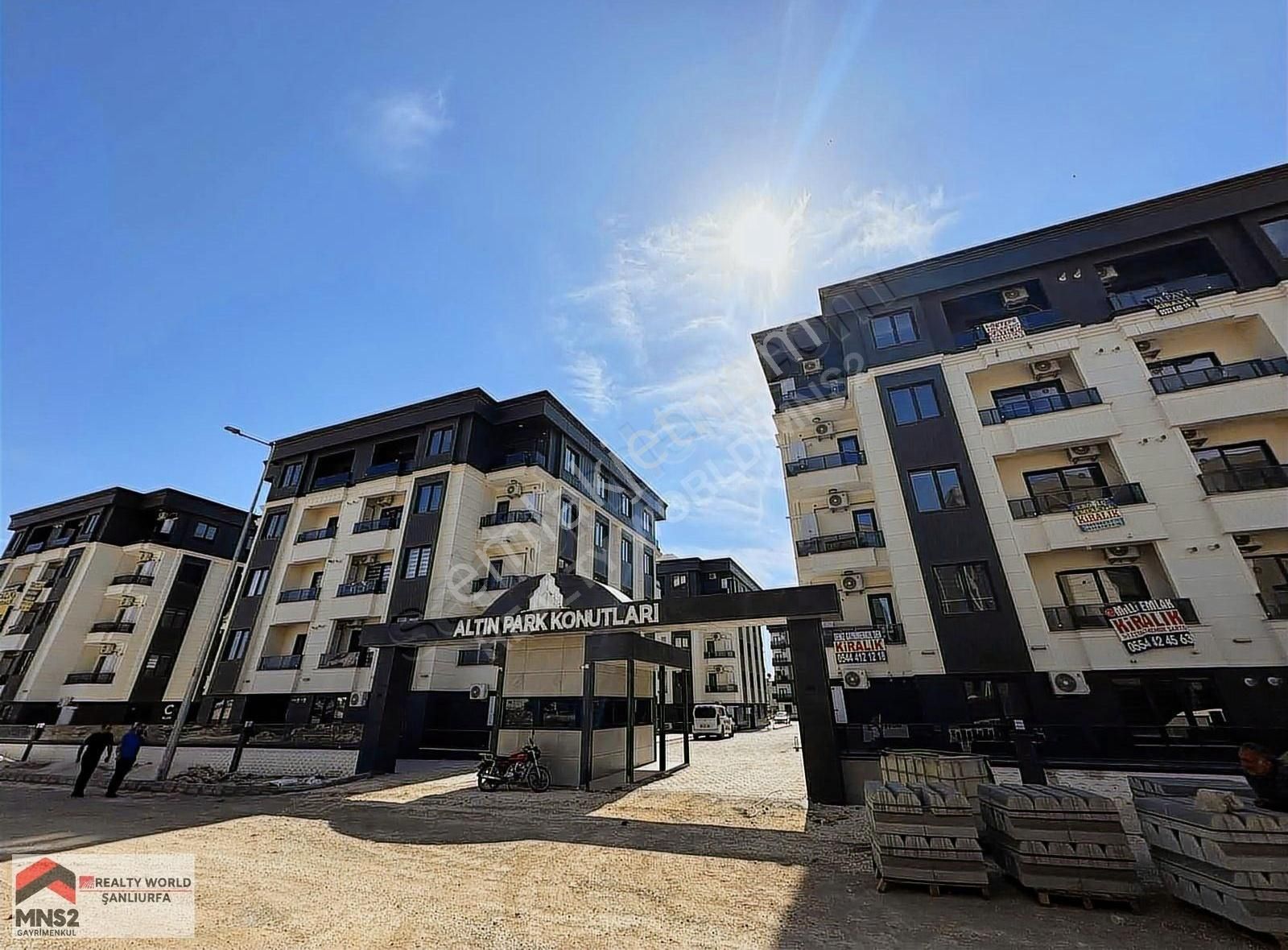 Realty World Mns2 Ahmet Göncü Den Sırrın Da Satılık 1+1 Eşyalı