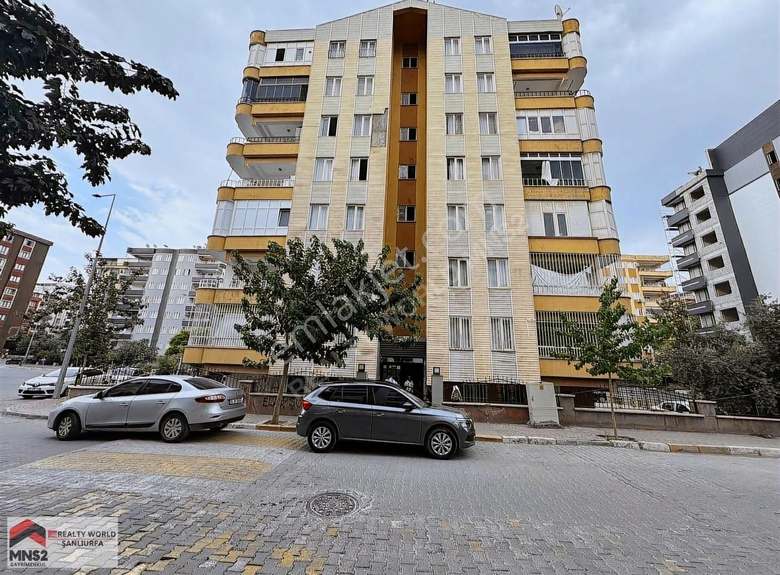 Mns2 Talip'den 4 Oda Site İçerisinde Merkezi Konumda Daire