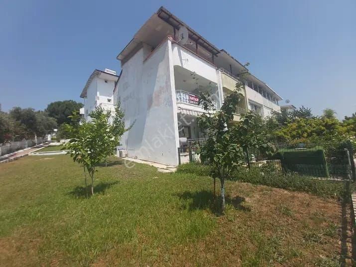 K Denizinde Doğalgazlı Ortak Havuzlu Kiralık 3+1 Triplex Yazlık