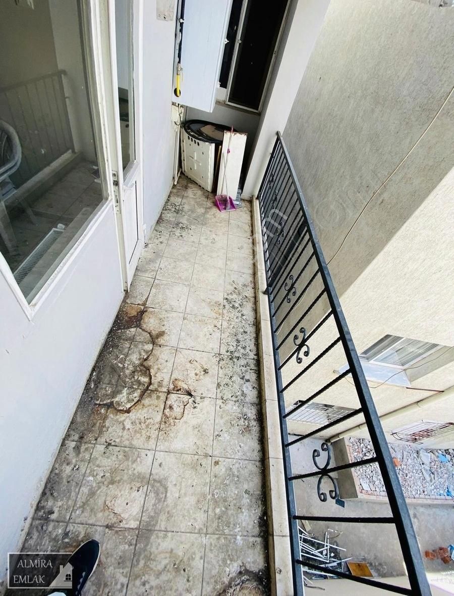 Bahçelievlerde Metro İst, Yakını 2+1 100m2 Ara Kat Çift Cephe