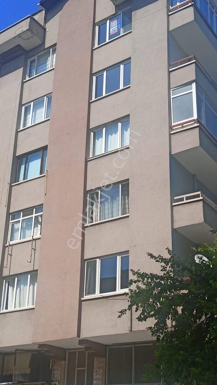 Çankaya ,kollej ,halk Sk.ta ,katta ,asansörlü ,bağımsız ,kombili ,ön ,2+1