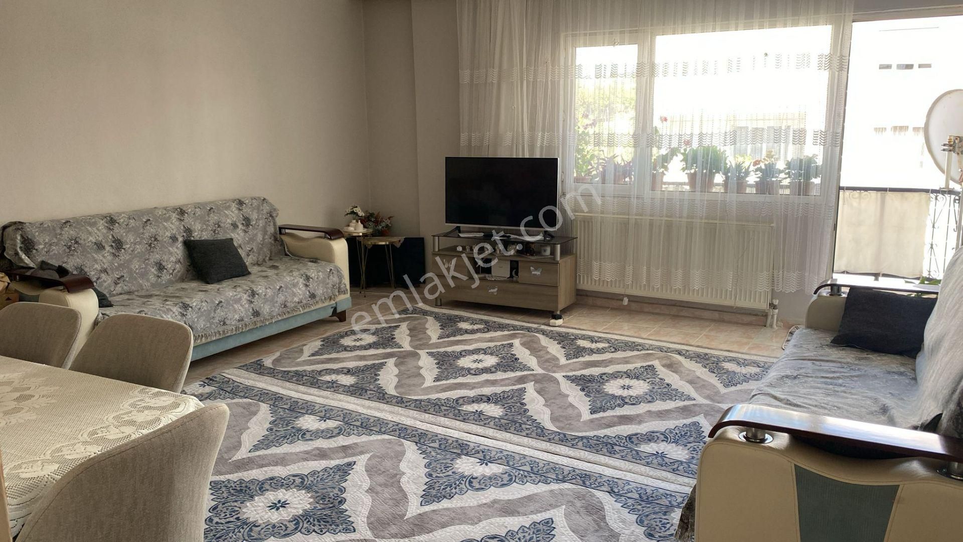 Kaya Emlak'tan Kemalpaşa Armutlu Merkezinde Satılık 3+1 Daire