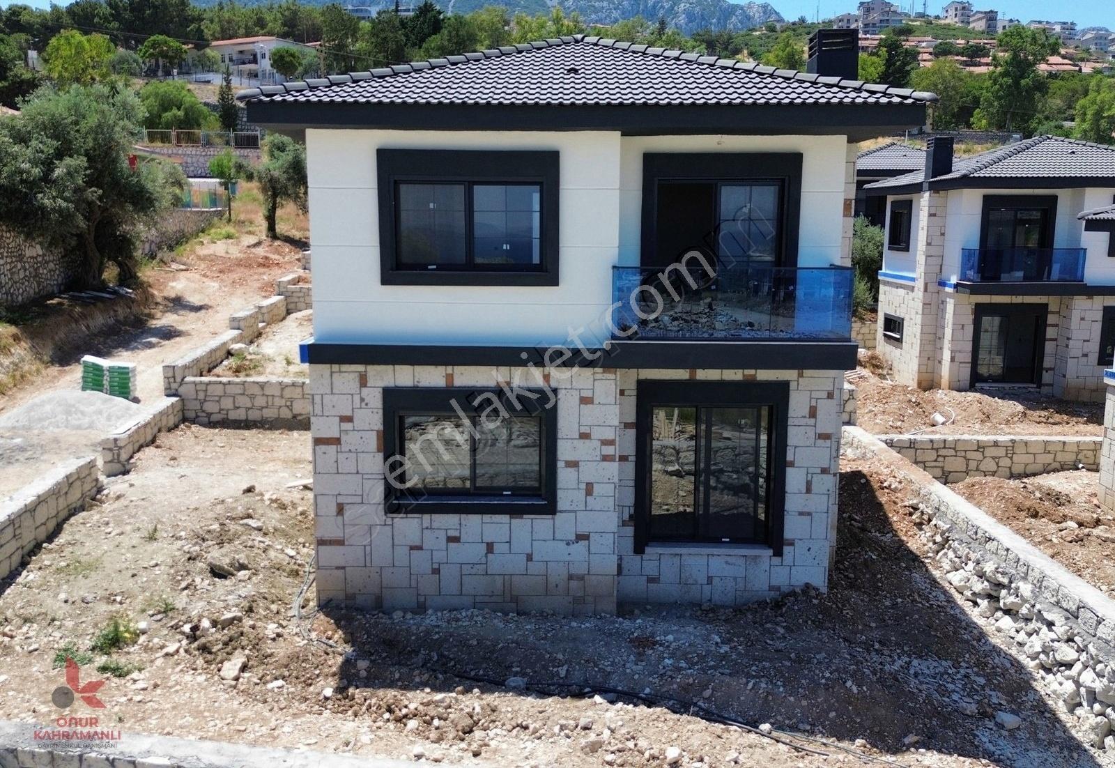 Karaburun İskelede 3+1 Tam Müstakil, Deniz Manzaralı Lüks Villa - Görsel 11