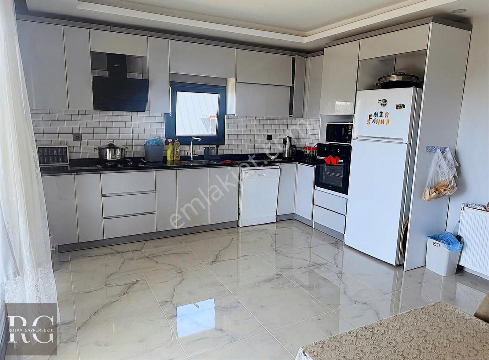 Rotaa Gayrimenkulden Karakuyuda İçinde Evi Olan Satılık Zeytinli