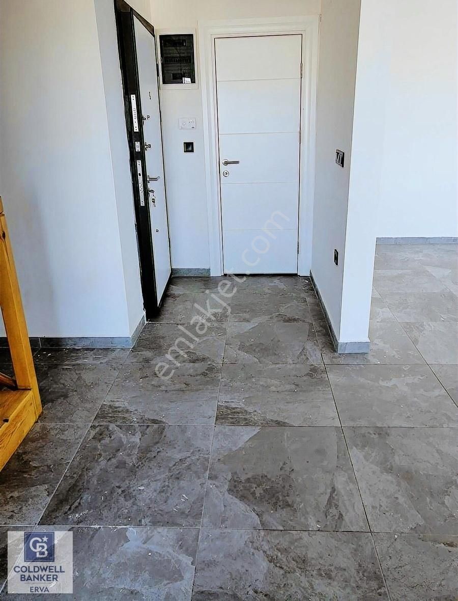 Güllükte Deniz Manzaralı Site İçerisinde Çatı Dubleks Daire