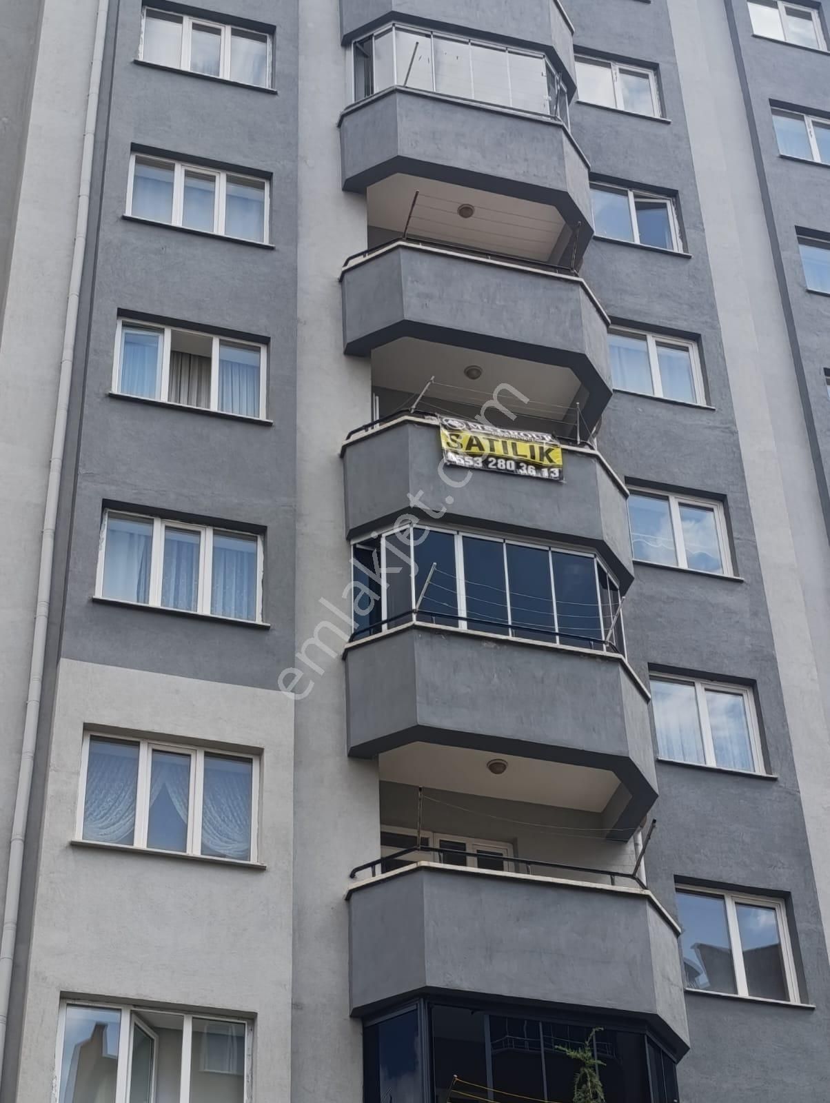 Sinankent Sitesinde Satılık 3+1 Ara Daire