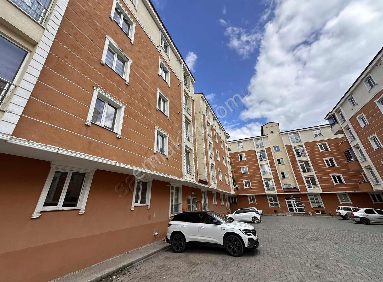 İks Emlaktan Kralık 2+1 Daire Stüdyo Gold Konaklarında