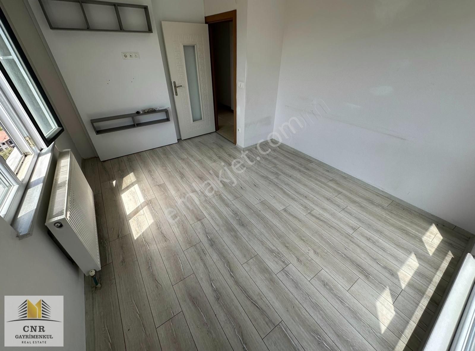 Acil Cnr'den Esentepe'de 4.kat Otoparklı 2+1 Satılık Manzaralı