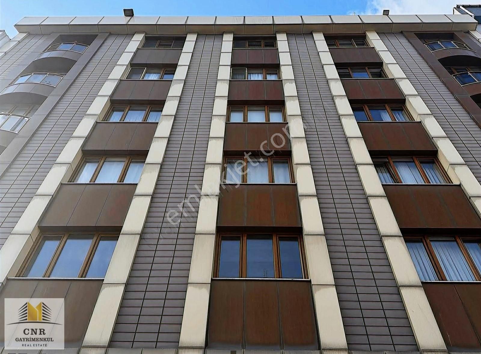 Cnr,den Satılık Tramvay Durağına Yakın Manzaralı 3+1 Ara Kat